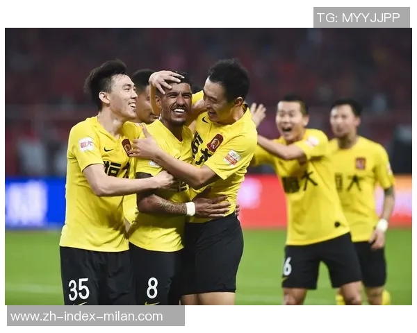 广州恒大与上港激战正酣谁能在中超赛场上笑到最后